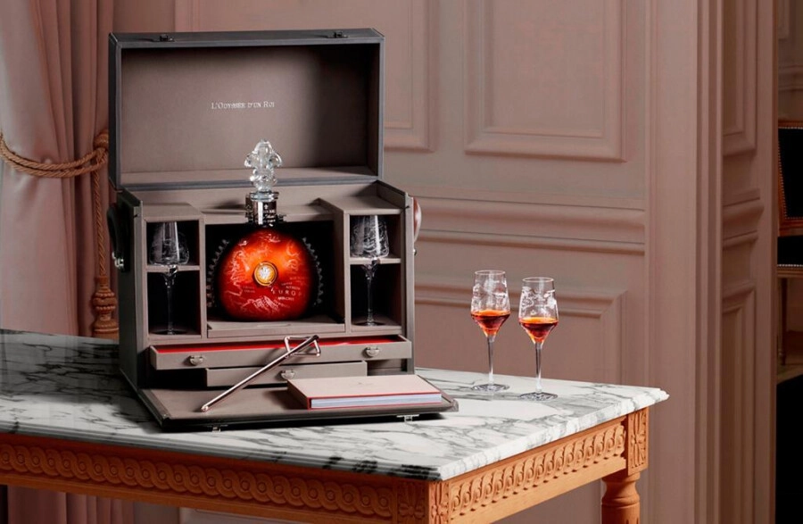 Cognac Remy Martin, Louis XIII, gift box, 3000 ml Remy Martin