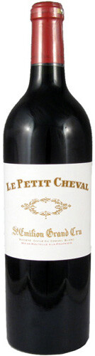 На фото изображение Le Petit Cheval Saint Emilion Grand Cru AOC 2000, 0.75 L (Ле Пти Шеваль (Сент-Эмильон) Гран Крю объемом 0.75 литра)
