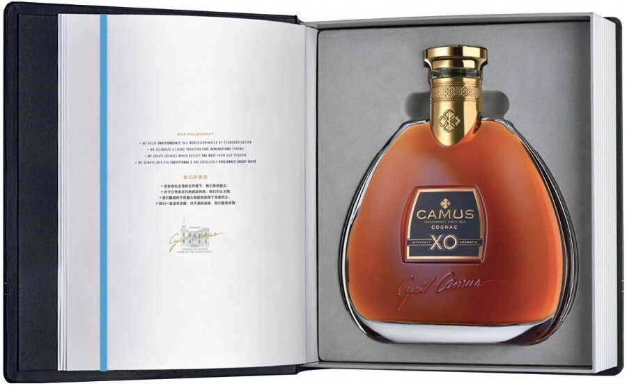 Cognac Camus XO, gift box Book, 700 ml Camus XO, gift box Book