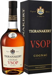 In the photo image Tigranakert VSOP, gift box, 0.5 L