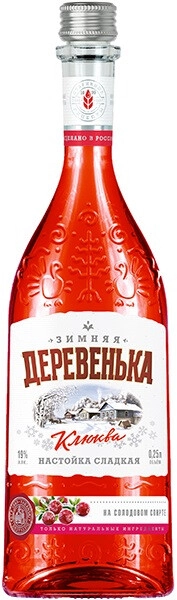 На фото изображение Зимняя деревенька Клюква, настойка сладкая, объемом 0.25 литра (Zimnyaya derevenka Cranberry 0.25 L)