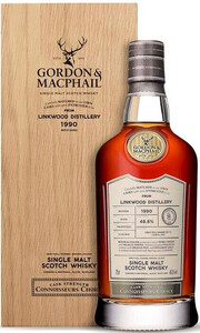 In the photo image Linkwood Connoisseurs Choice Cask Strength (48,6%), 1990, wooden box, 0.7 L