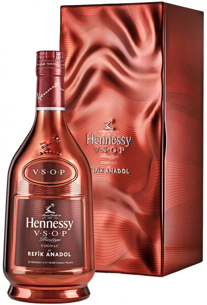 Коньяк «Hennessy» VSOP, Limited Edition by Refik Anadol, в