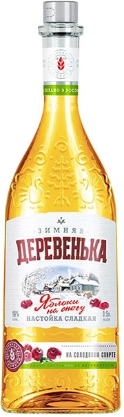 На фото изображение Зимняя деревенька Яблоки на снегу, настойка сладкая, объемом 0.5 литра (Zimnyaya derevenka Apples on the Snow 0.5 L)