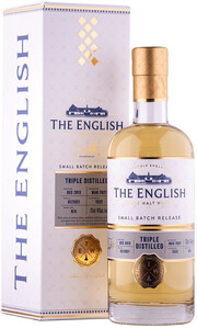 На фото изображение English Whisky, Small Batch Release Triple Distilled, gift box, 0.7 L (Инглиш Виски, Смол Бэтч Релиз Трипл Дистилд, в подарочной коробке в бутылках объемом 0.7 литра)