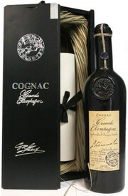 На фото изображение Lheraud, Cognac 1987 Grande Champagne, 0.7 L (Леро, Коньяк 1987 Гранд Шампань, в деревянной коробке объемом 0.7 литра)