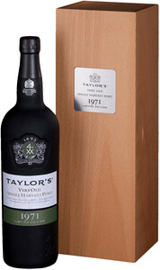Taylors, Very Old Single Harvest Port, 1971, wooden box
