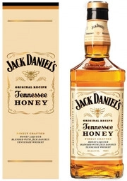 На фото изображение Jack Daniels Tennessee Honey, gift box, 1 L (Джек Дэниэлс Теннесси Хани, в подарочной коробке в бутылках объемом 1 литр)