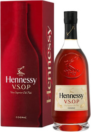 In the photo image Hennessy V.S.O.P., with gift box, 0.7 L