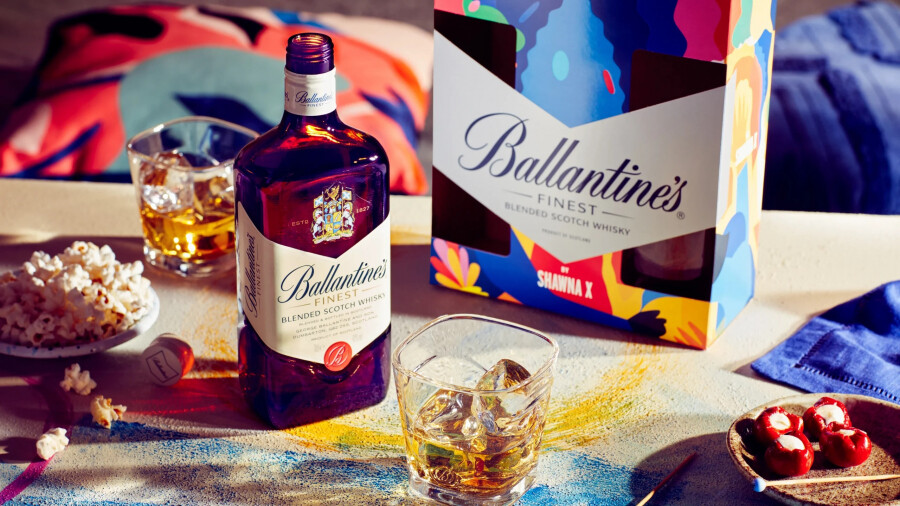 Виски баллантайнс 0.7 красное белое. Баллантайнс Shawna x. Ballantines виски 0.7. Ballantines виски этикетка. Виски Ballantine's Finest, 3 л.