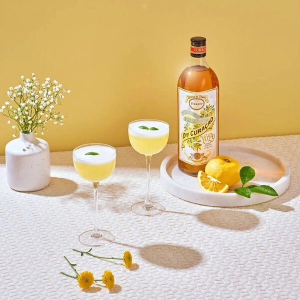 Ликер «Pierre Ferrand» Dry Curacao Yuzu Limited Edition, 0.7
