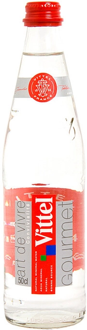 На фото изображение Vittel Still, Glass, 0.5 L (Виттель негазированная, в стеклянной бутылке объемом 0.5 литра)