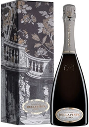 На фото изображение Bellavista, Saten, Franciacorta DOCG, 2019, gift box, 0.75 L (Беллависта, Франчакорта Сатен, 2019, в подарочной коробке объемом 0.75 литра)