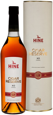 In the photo image Hine, Cigar Reserve,  with box, 0.7 L