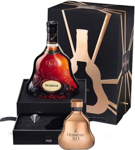 Коньяк Hennessy X.O., в подарочной коробке with flask, 0.7 л