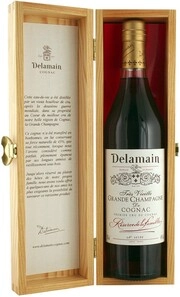Delamain, Reserve de la Famille  60 Years Old, wooden box, 0.7 л