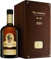 In the photo image Bunnahabhain aged 25 years, wooden box, 0.7 L