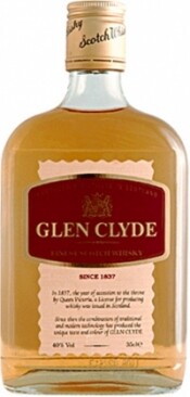 На фото изображение Glen Clyde 3 Years Old, 0.35 L (Виски Глен Клайд 3 года в маленьких бутылках объемом 0.35 литра)