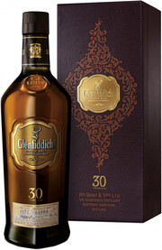 In the photo image Glenfiddich 30 Years Old, gift box, 0.7 L