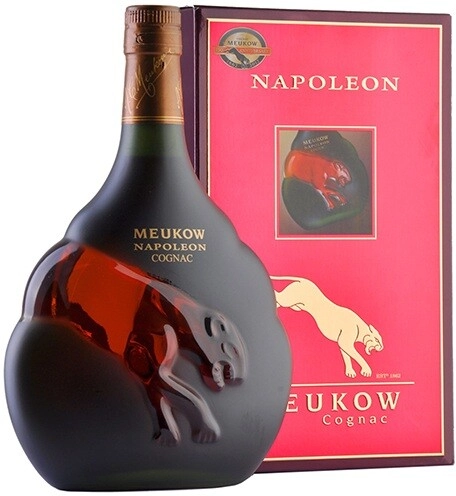 Cognac Meukow, Napoleon, gift box, 700 ml Meukow, Napoleon, gift