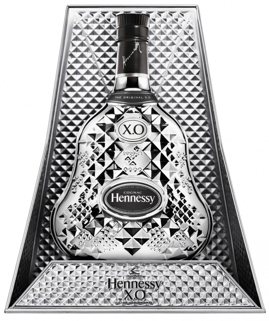 Hennessy XO EXTRA OLD COGNAC ギフトボックス入り Cognac Hennessy X.O Exclusive with gift box, 700 ml Hennessy X.O