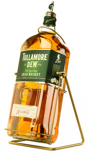 На фото изображение Tullamore Dew with Pouring Stand, 4.5 L (Талмор Дью на качелях в бутылках объемом 4.5 литра)