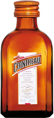 На фото изображение Cointreau, 0.05 L (Куантро объемом 0.05 литра)