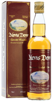 На фото изображение Dew of Ben Nevis, Special Reserve, gift box, 0.7 L (Дью ов Бен Невис, Спешл Резерв, в подарочной коробке в бутылках объемом 0.7 литра)