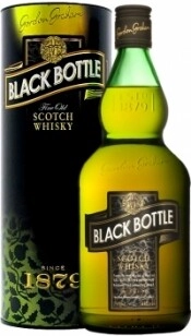 На фото изображение Black Bottle, In tube, 0.7 L (Блэк Боттл в подарочной тубе в бутылках объемом 0.7 литра)