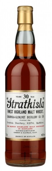 На фото изображение Strathisla 30 yo, 0.7 L (Стратайла 30 лет в бутылках объемом 0.7 литра)