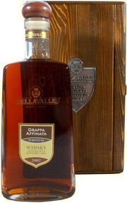 In the photo image Grappa Affinata in botti da Whisky (Glen Scotia & Bowmore Casks), 2002, gift box, 0.7 L