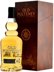 In the photo image Old Pulteney 30 Years Old, wooden box, 0.7 L