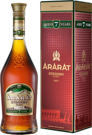 Ararat Otborny, gift box, 0.7 L