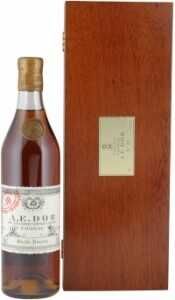 На фото изображение A.E. Dor №10, wooden box, 0.7 L (А.Е.Дор  №10 в подарочной деревянной коробке объемом 0.7 литра)