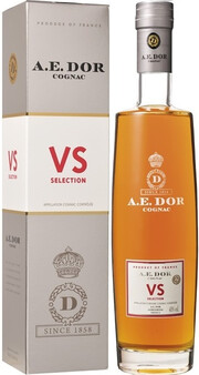 In the photo image A.E. Dor VS Selection, with gift box, 0.5 L