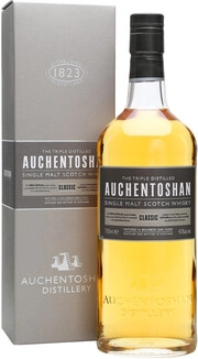 На фото изображение Auchentoshan Classic, gift box, 0.7 L (Акентошан Классик, в подарочной коробке в бутылках объемом 0.7 литра)