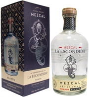 На фото изображение Grand Mezcal, La Escondida, gift box, 0.7 L (Гранд Мескаль, Ла Эскондида, в подарочной коробке объемом 0.7 литра)