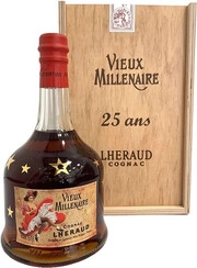 На фото изображение Lheraud Cognac Vieux Millenaire, wooden box, 0.7 L (Леро Коньяк Вье Миленер, в деревянной коробке объемом 0.7 литра)